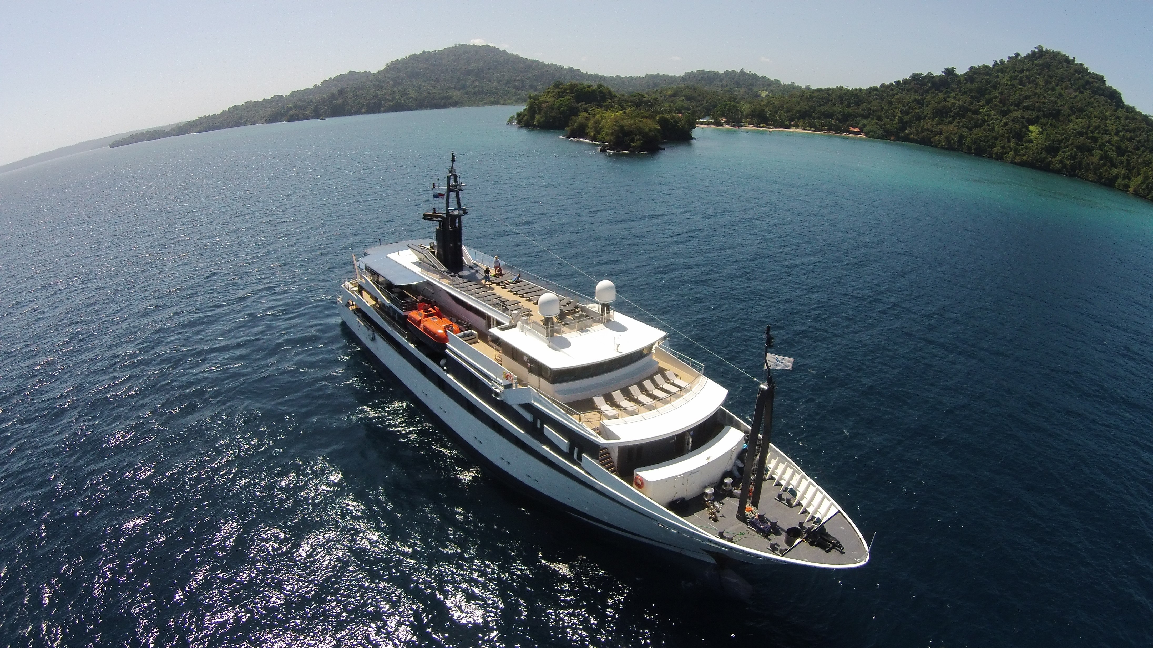 voyager yacht charters